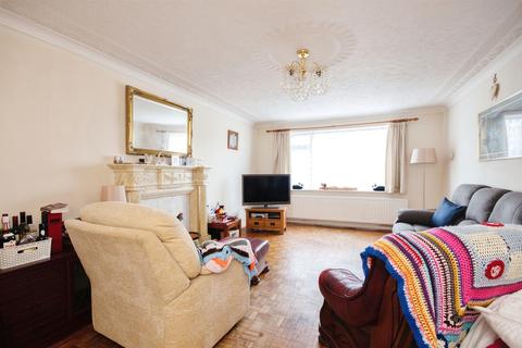 2 bedroom detached bungalow for sale, Leeson Drive, Ferndown