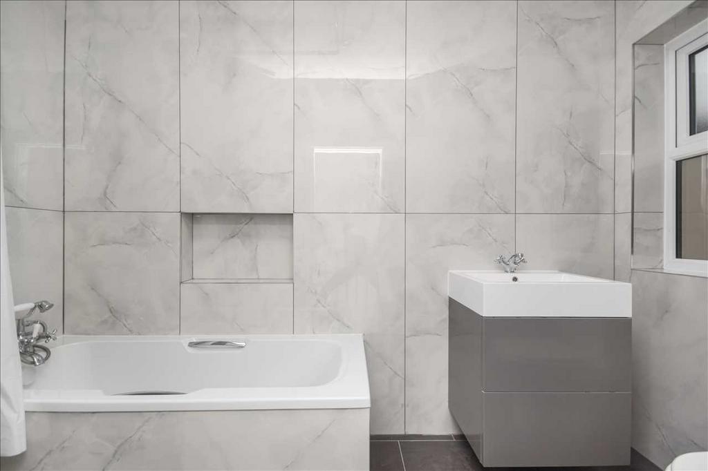 Main bathroom