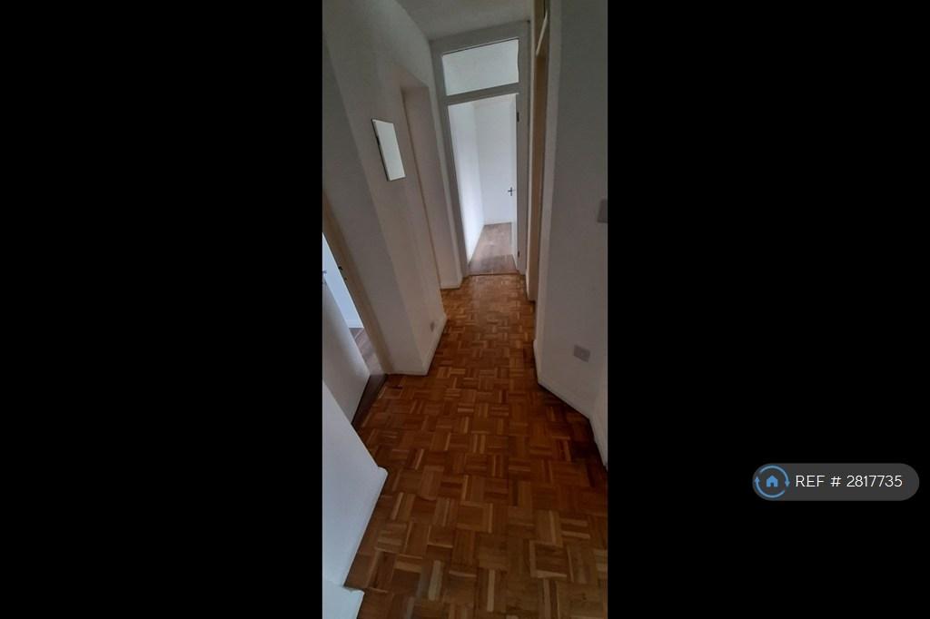 Hall From Front Door To Bedroom Nu 1