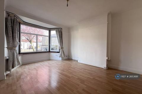 3 bedroom terraced house to rent, Bromley Road, London, N18