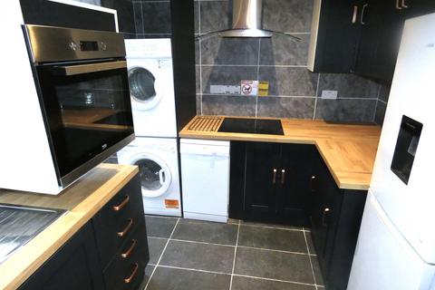 2 bedroom flat to rent - Germander Way, London E15