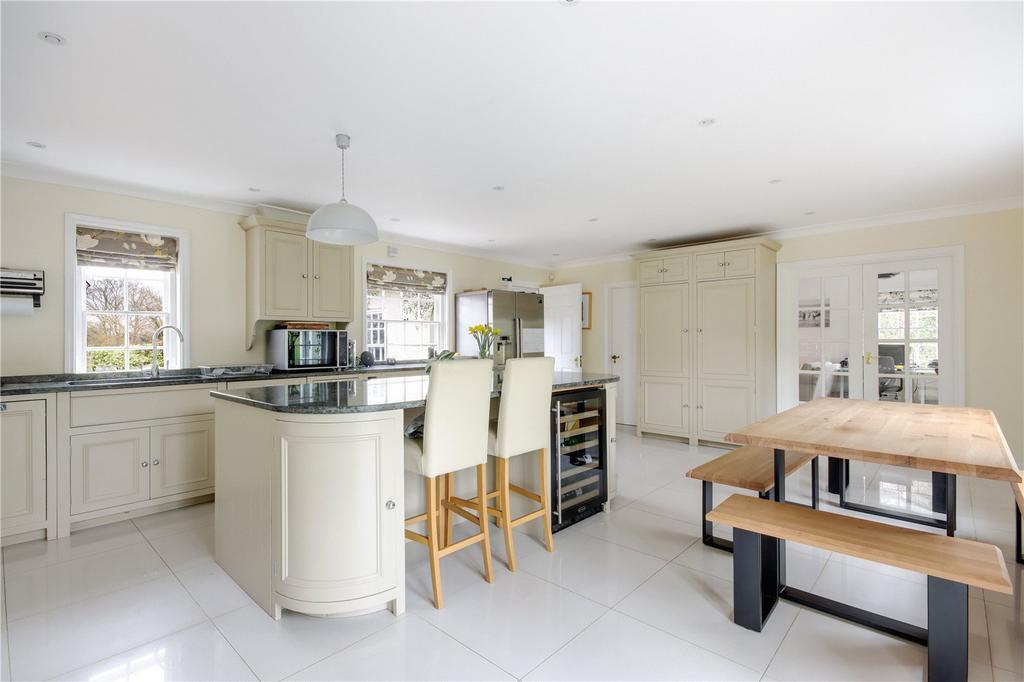 Kitchen/Breakfast Rm