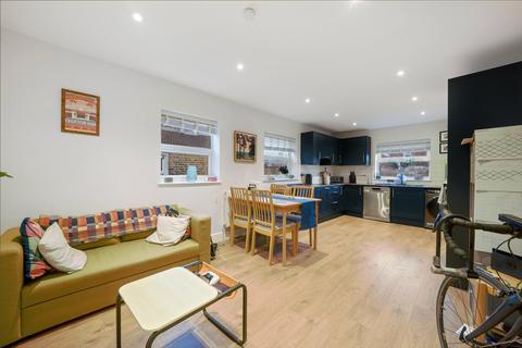 2 bedroom apartment to rent, Howson Road, London, SE4