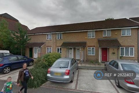 2 bedroom terraced house to rent, Fenman Gardens, Goodmayes, IG3