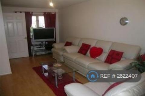 2 bedroom terraced house to rent, Fenman Gardens, Goodmayes, IG3