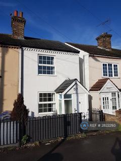 2 bedroom semi-detached house to rent, Southend Road, Stanford-Le-Hope, SS17