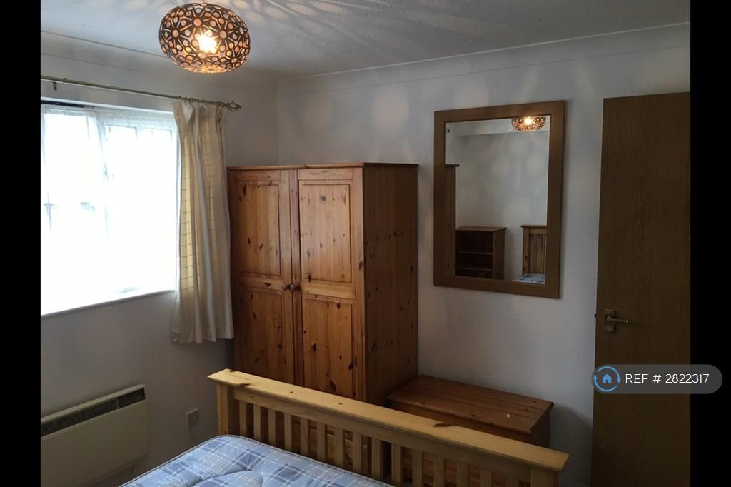 Master Bedroom - Full Redec + New Carpet