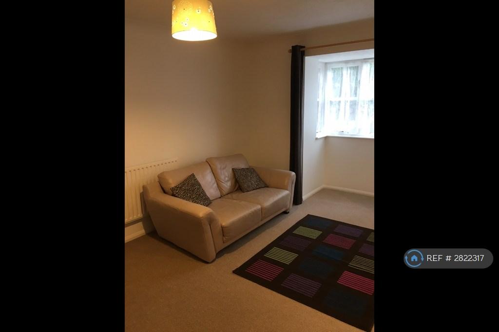Lounge / Diner - Full Redec + New Carpet