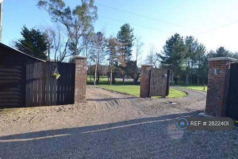6 bedroom detached house to rent, Denstroude Lane, Denstroude, Canterbury, CT2