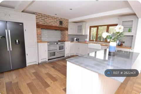 6 bedroom detached house to rent, Denstroude Lane, Denstroude, Canterbury, CT2