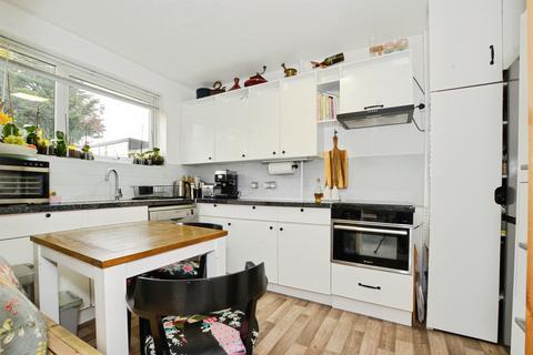 1 bedroom ground floor flat for sale, Oxhey Drive, Watford, WD19