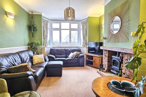 4 bedroom semi-detached house for sale, Kingsway, Stourbridge DY8