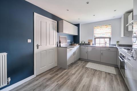 4 bedroom terraced house for sale, Epsom Avenue, Towcester, Northamptonshire, NN12