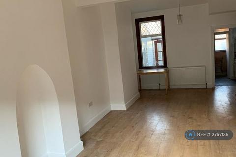3 bedroom terraced house to rent, Norfolk Road, London, E6
