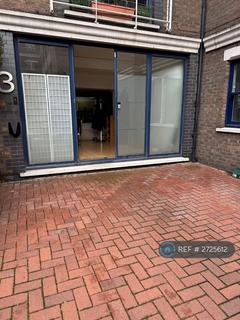 2 bedroom flat to rent, Plantation Wharf, London, SW11