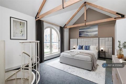 2 bedroom flat to rent, Plantation Wharf, London, SW11