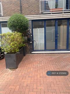 2 bedroom flat to rent, Plantation Wharf, London, SW11