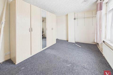 3 bedroom terraced house for sale, Tudor Road, Luton LU3