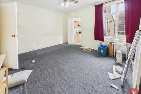 3 bedroom terraced house for sale, Tudor Road, Luton LU3