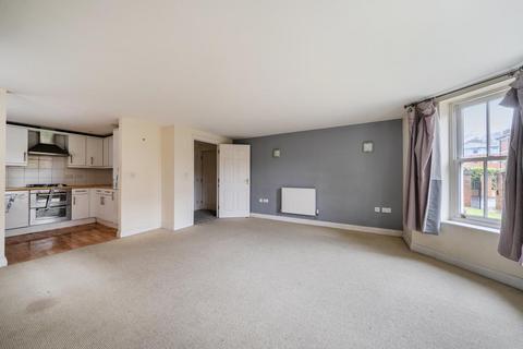 2 bedroom flat for sale, Brownlow Lodge,  Brownlow Road,  Reading,  RG1