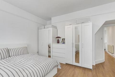 2 bedroom apartment to rent, Park Road, London NW1