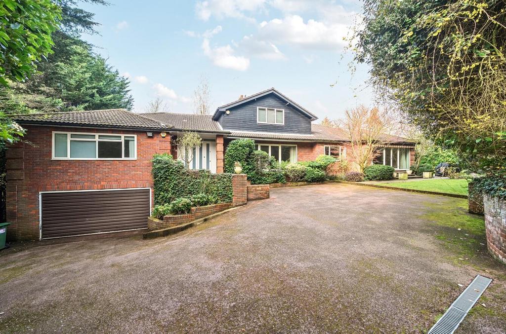 Davidson Frost-Wellings, DFW, Barnet Lane, Elstree
