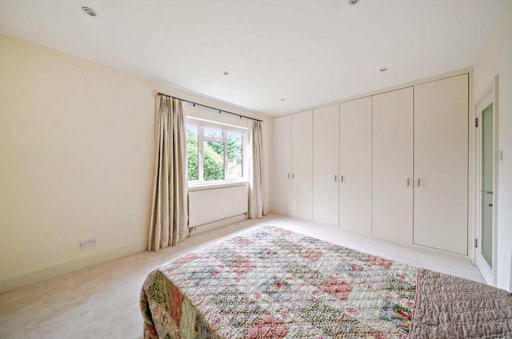 Davidson Frost-Wellings, DFW, Barnet Lane, Elstree