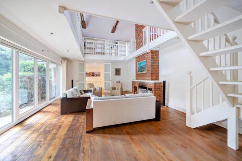 5 bedroom detached house to rent, Barnet Lane, Borehamwood WD6