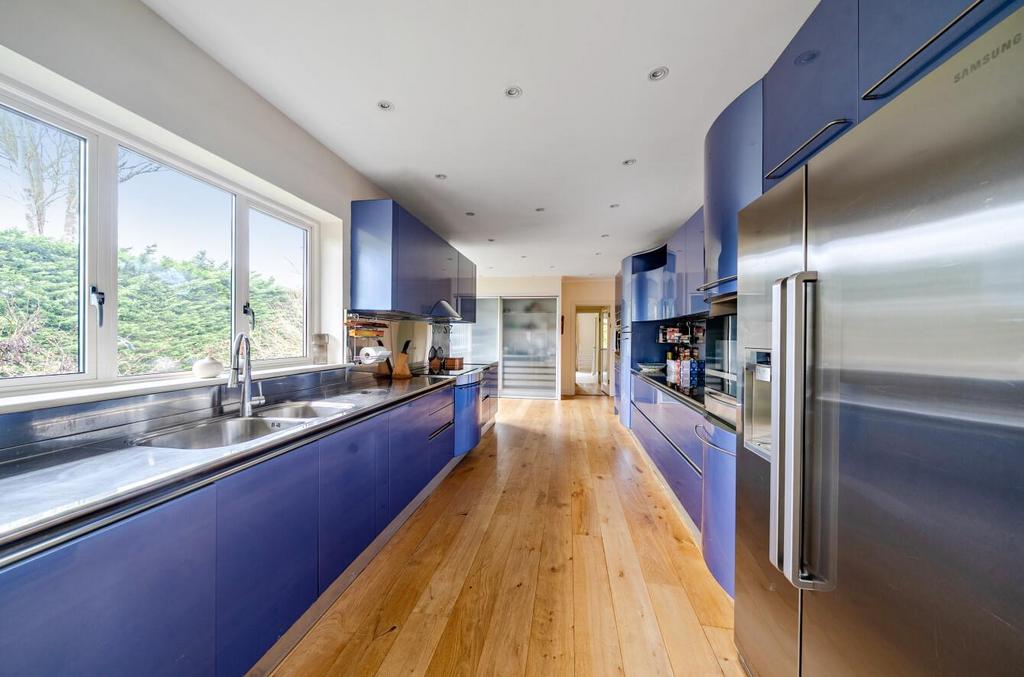 Davidson Frost-Wellings, DFW, Barnet Lane, Elstree