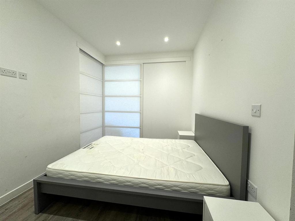 Bedroom pic 3.jpeg