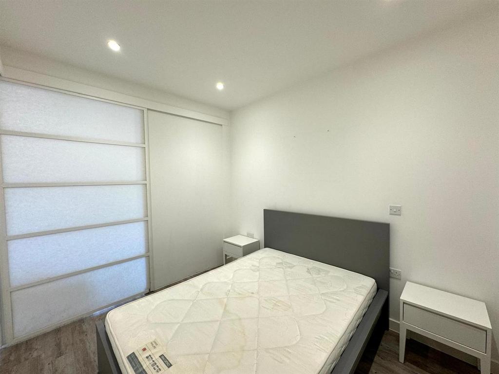 Bedroom pic 4.jpeg