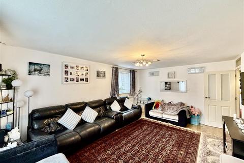 2 bedroom apartment for sale, Oakley Close, Isleworth TW7