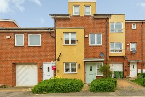 Stilton Close, Aylesbury