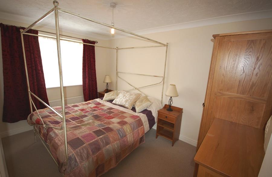 Bedroom 1.JPG