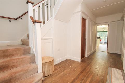 undefined, Woodmansterne Road, Coulsdon CR5
