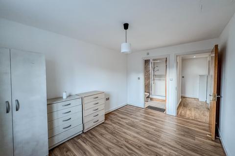 2 bedroom flat to rent, London, E14
