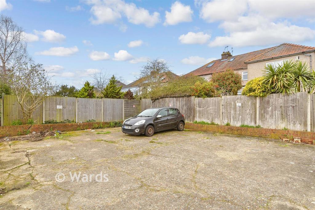 Driveway/Parking