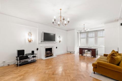 2 bedroom flat to rent, Queen's Gate, South Kensington, London