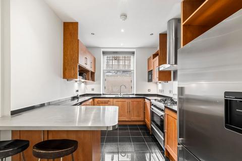 2 bedroom flat to rent, Queen's Gate, South Kensington, London