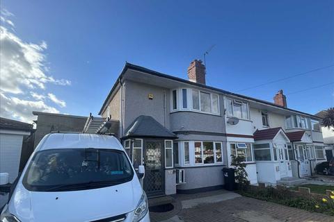 3 bedroom end of terrace house for sale, Richmond Avenue, Bedfont