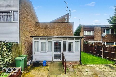 1 bedroom maisonette for sale, Winchester Gardens, Luton
