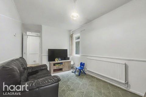 1 bedroom maisonette for sale, Winchester Gardens, Luton