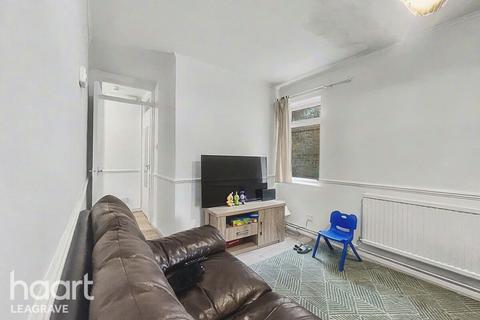 1 bedroom maisonette for sale, Winchester Gardens, Luton