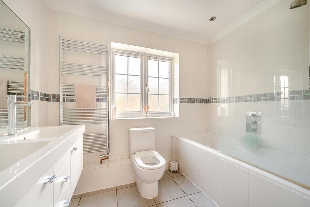 8681013-interior18.jpg
