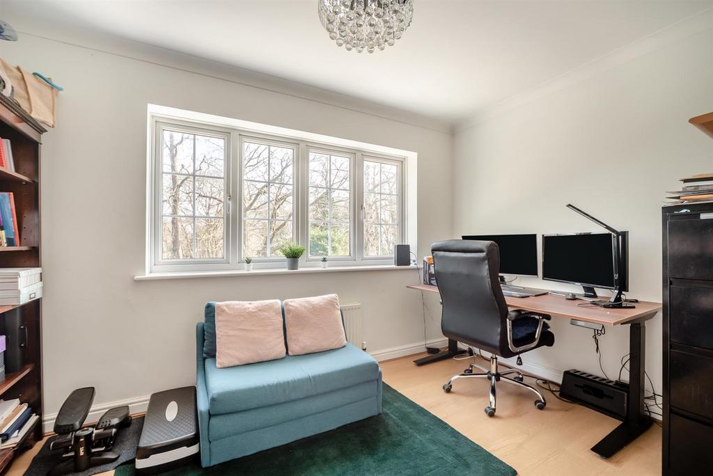 8681013-interior19.jpg