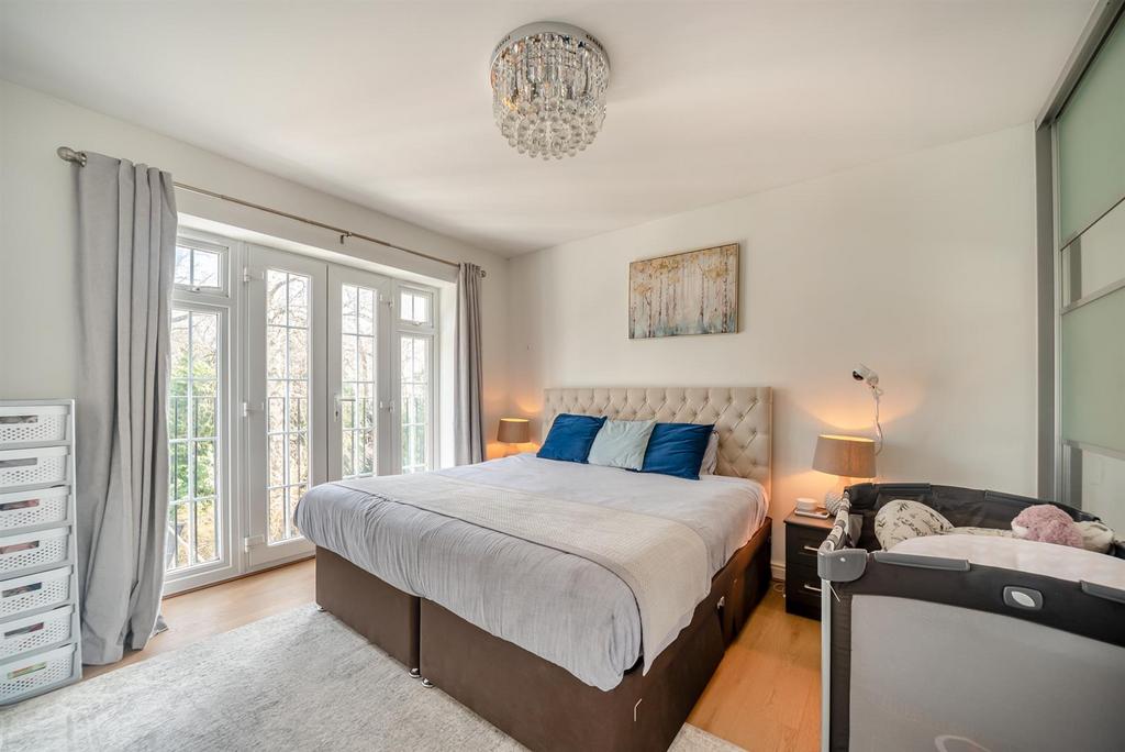 8681013-interior20.jpg