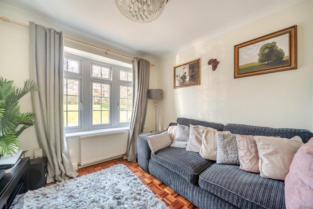 8681013-interior26.jpg