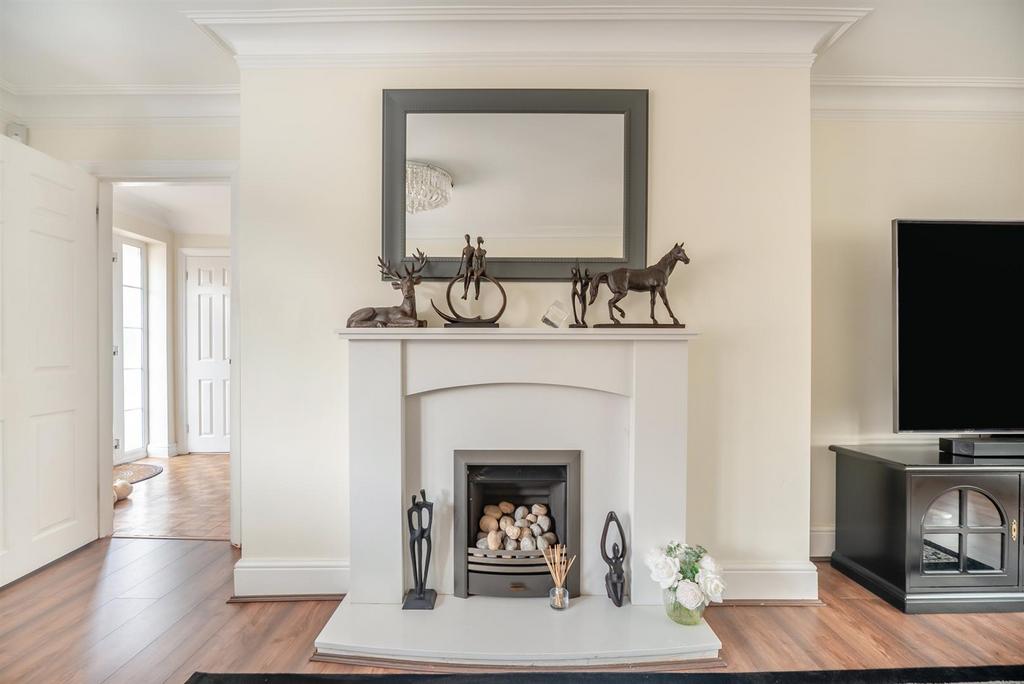 8681013-interior04.jpg