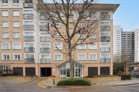 2 bedroom flat to rent, Settlers Court, E14