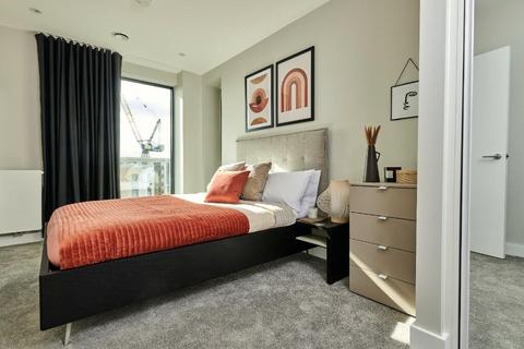 undefined, Plot 1009 at Kew Bridge, Flat 1009, Watkins House, 3, Thomas Layton Way TW8